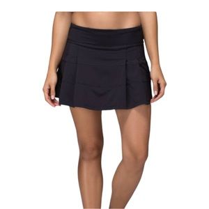 NWT! Lululemon pace rival skirt II black size 6 medium rise ❤️